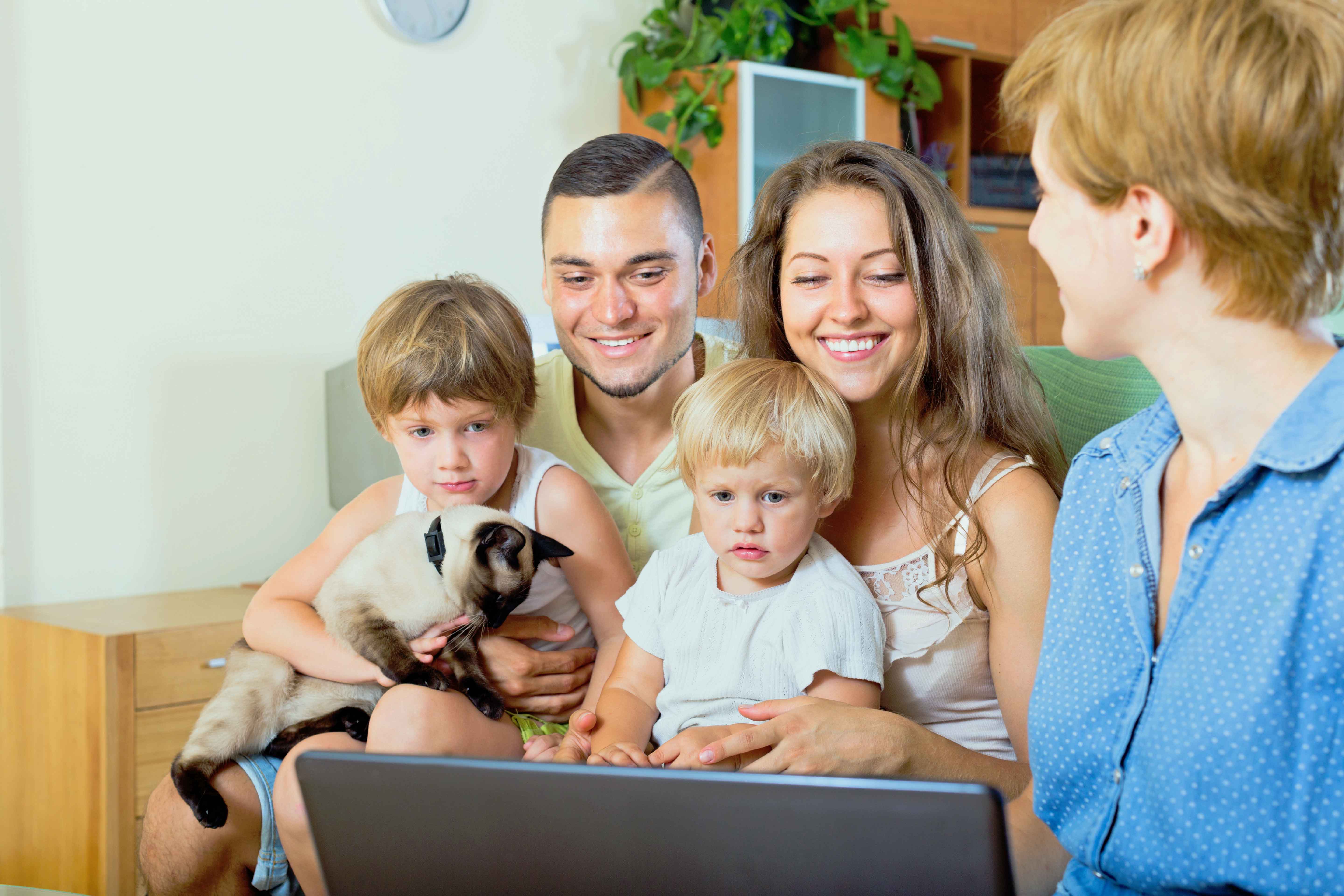 Fotolia_74848337_Subscription_Monthly_XXL Beratung mit Tau-Office Mobil